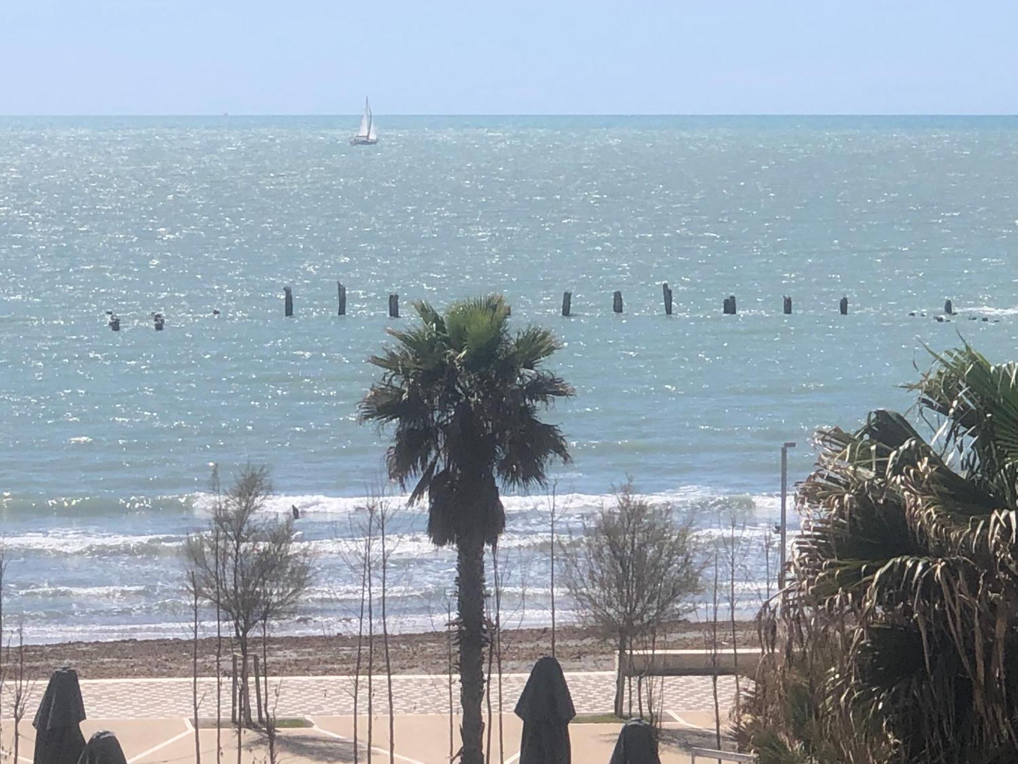 Vollga Four Seasons Apartment Durres Exterior photo